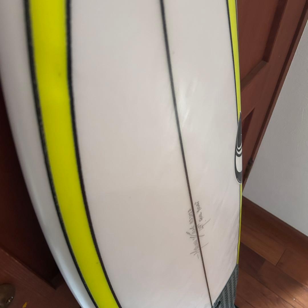 シャープアイサーフボード　キッズ　子供用　中古サーフボード　4.7