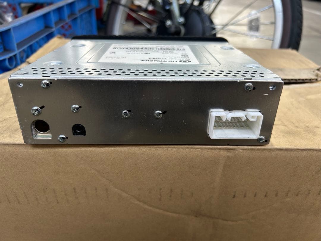 UD純正クラリオン製Bluetooth対応カーオーディオデッキ(24V２個セット