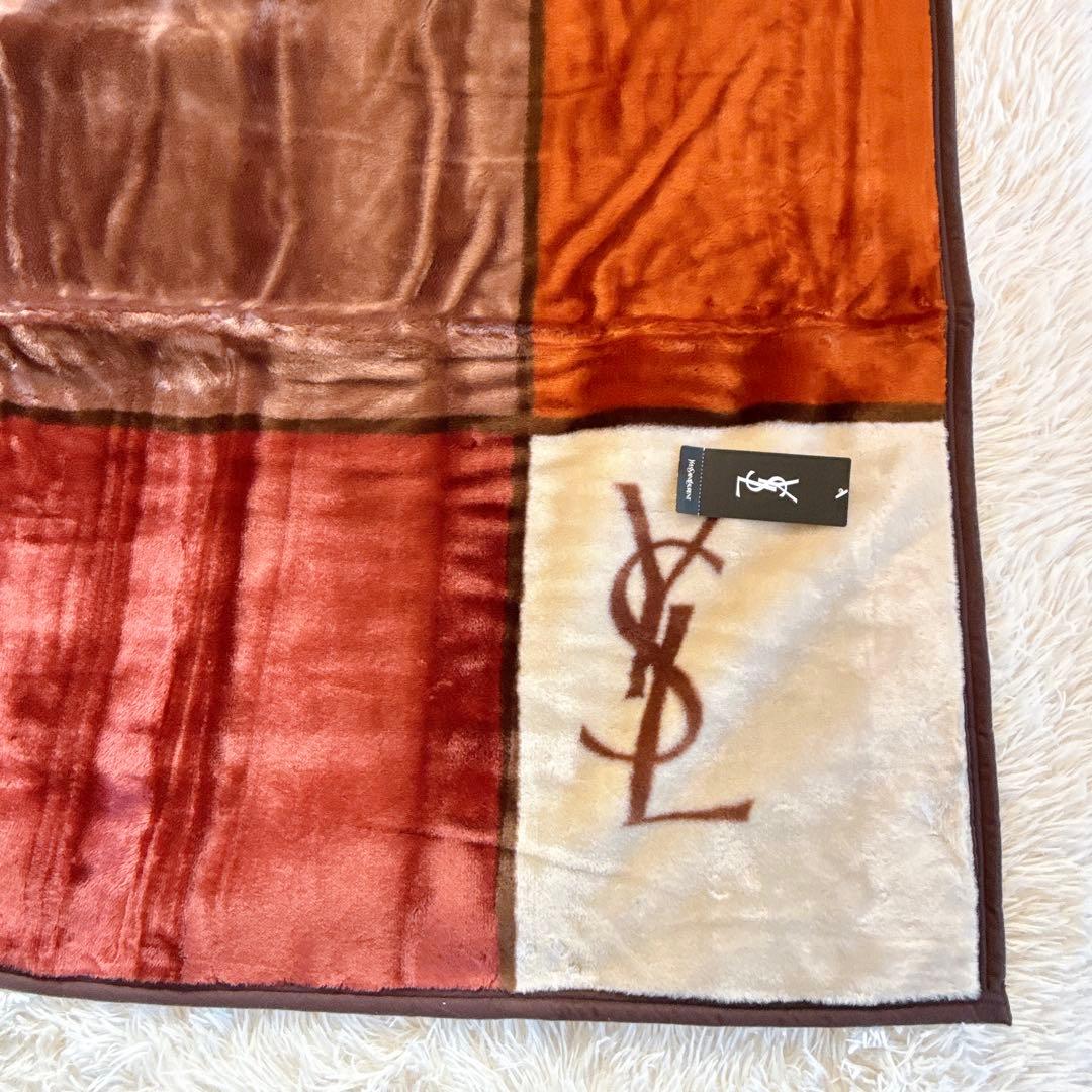 未使用品　イブサンローラン ハーフケット大判ひざかけ140cm×100cm