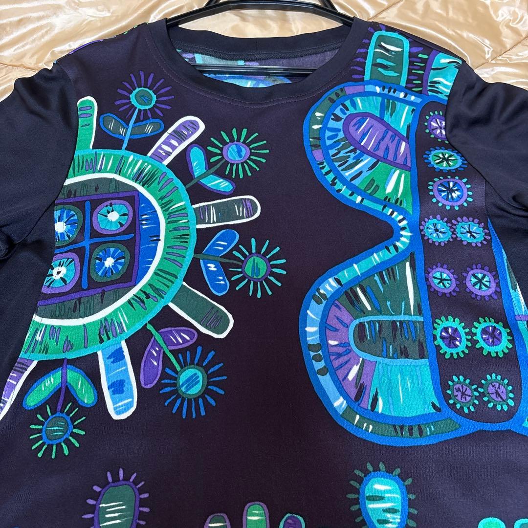 【未使用に近い】✨トクコプルミエヴォル✨黒地に幾何学模様の素敵な長袖チュニック❣️