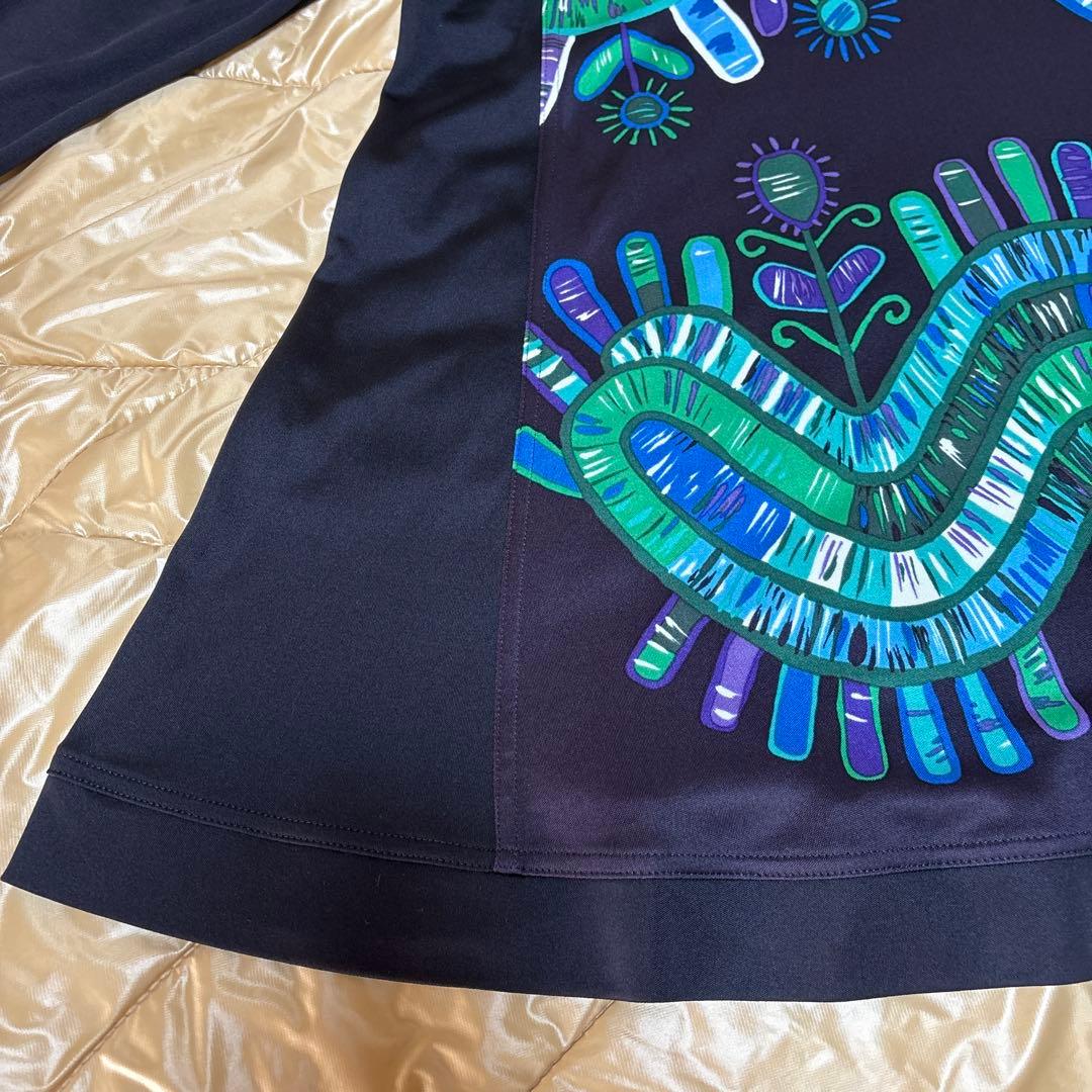 【未使用に近い】✨トクコプルミエヴォル✨黒地に幾何学模様の素敵な長袖チュニック❣️