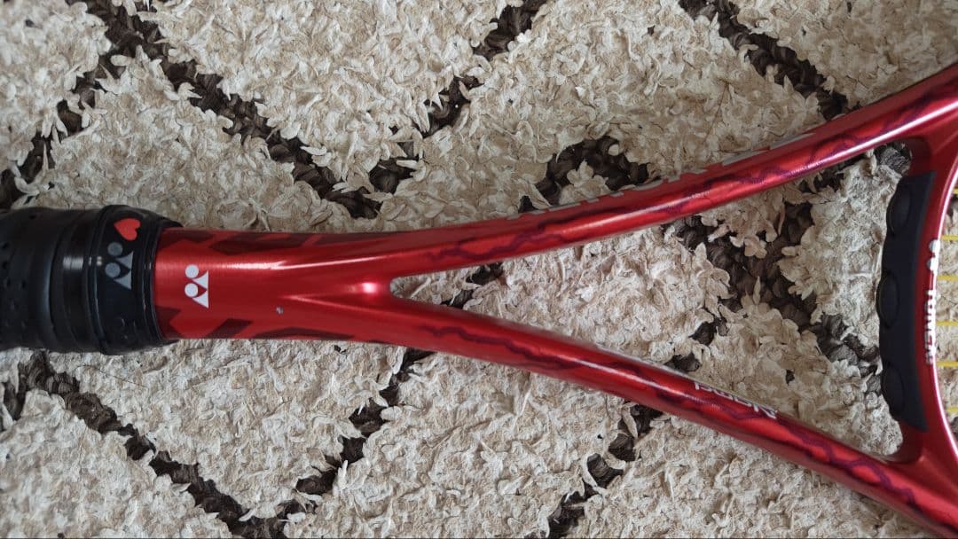 YONEX ヨネックス VOLTRAGE ボルトレイジ 7V クレナイ