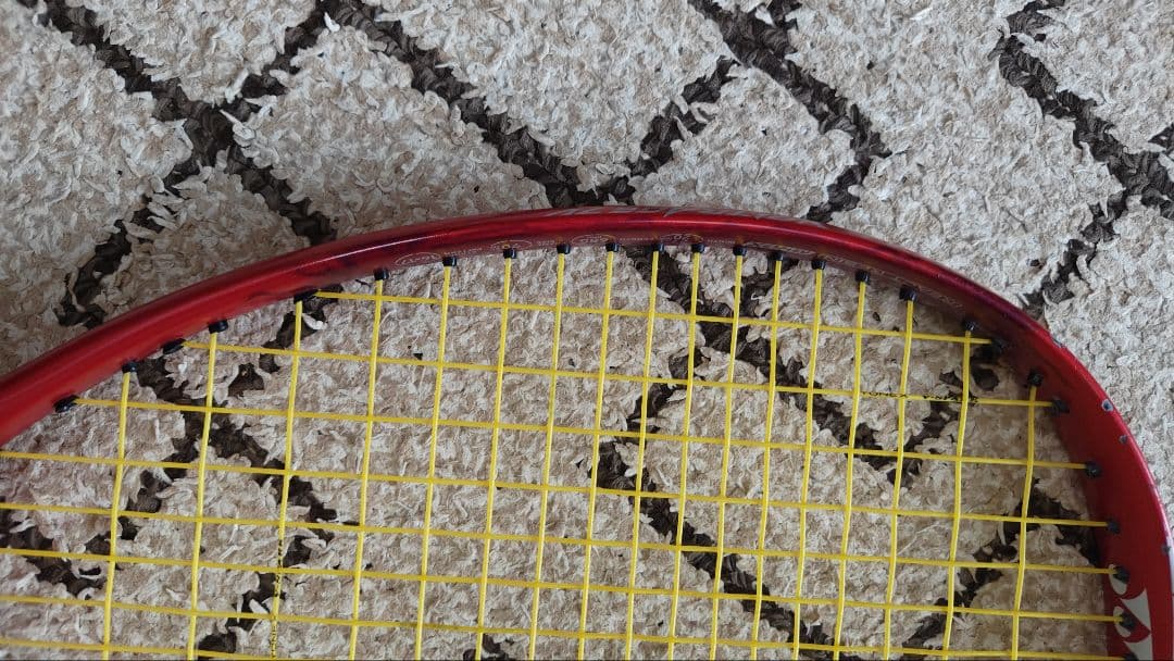 YONEX ヨネックス VOLTRAGE ボルトレイジ 7V クレナイ