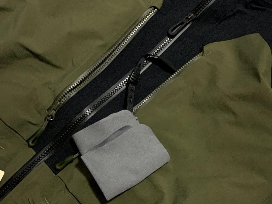 新品 サロモン QST GORE-TEX PRO ジャケット スノー US:M