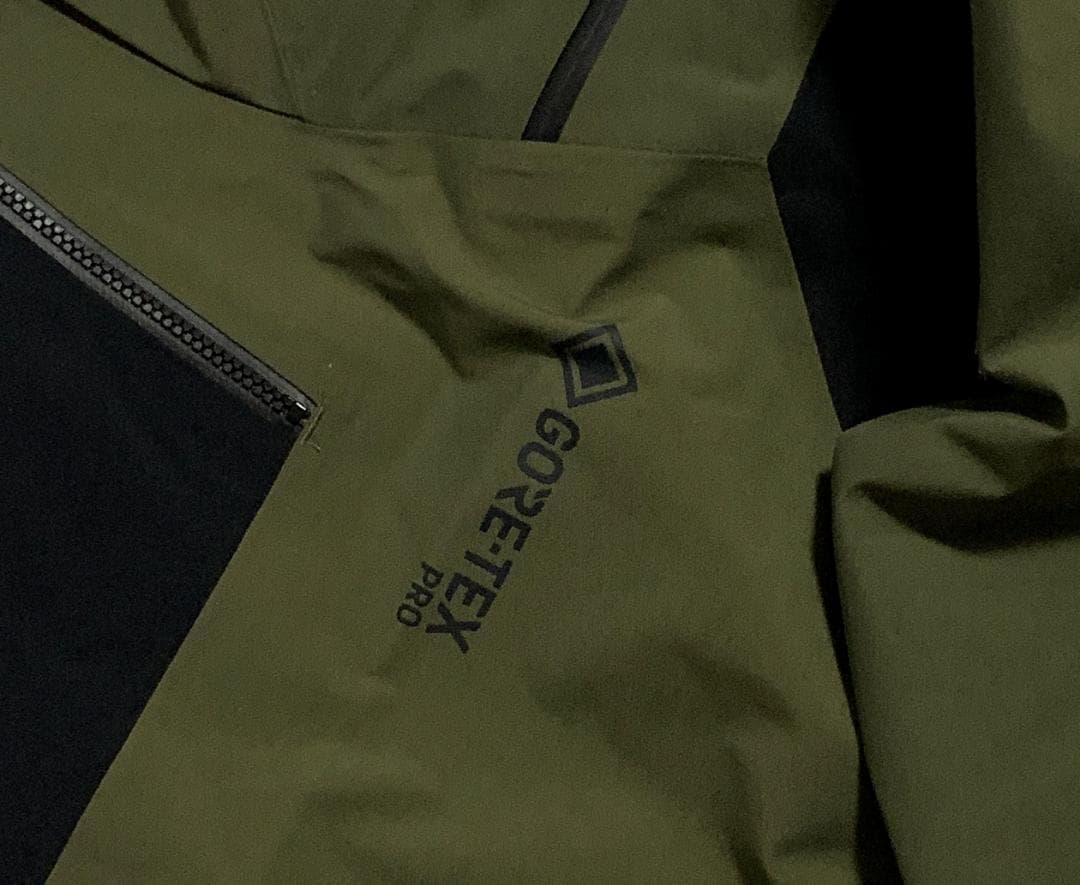 新品 サロモン QST GORE-TEX PRO ジャケット スノー US:M