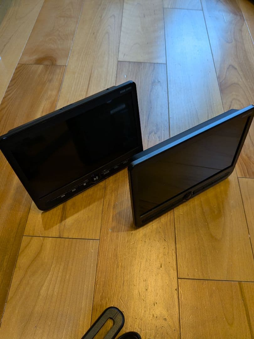 【みけ様】​サンワサプライ 車載モニター 10.1インチ 200-CAR112D