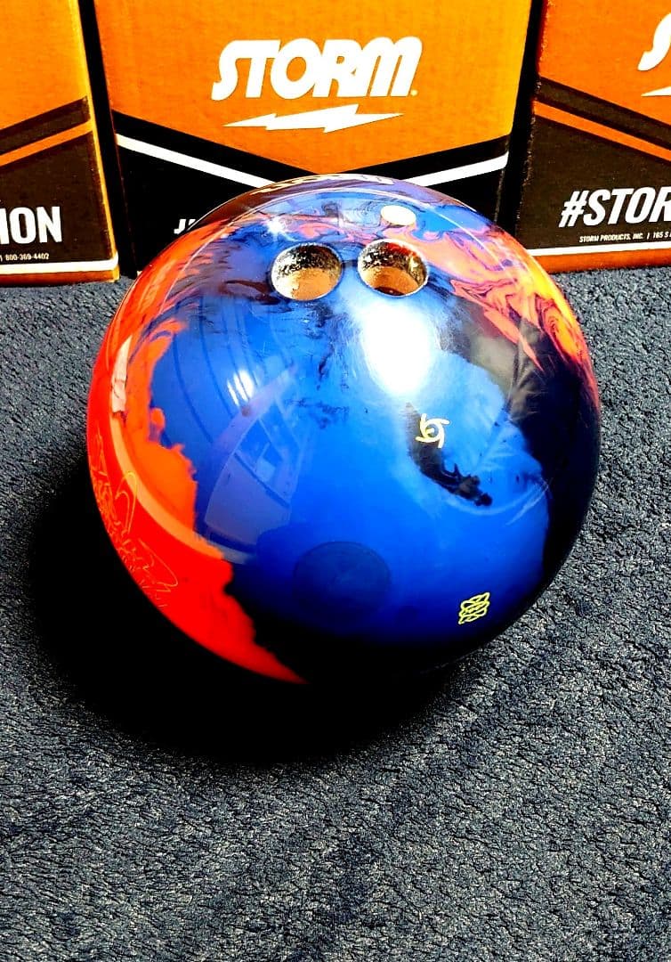 【ニュートロン フィジックス】 ボウリング ボール ストーム スポーツ