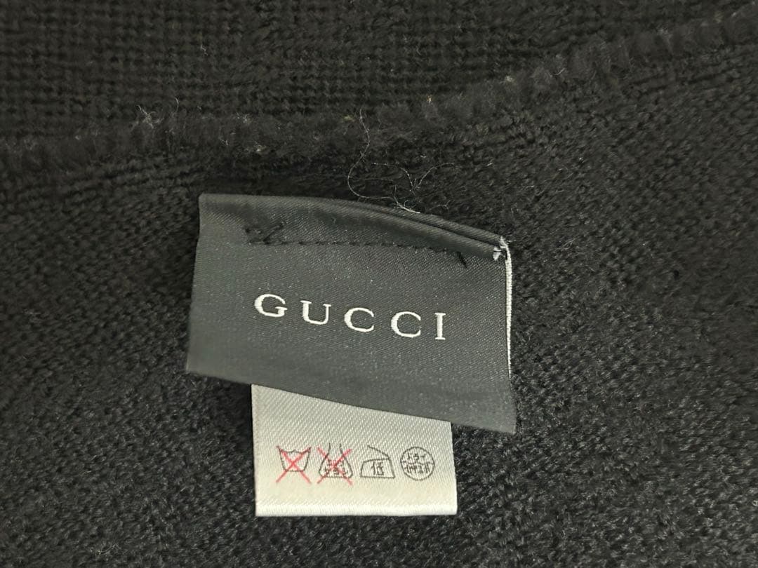 グッチ　GUCCI 黒 マフラー ロゴパターン