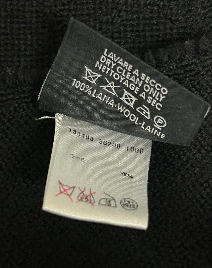 グッチ　GUCCI 黒 マフラー ロゴパターン