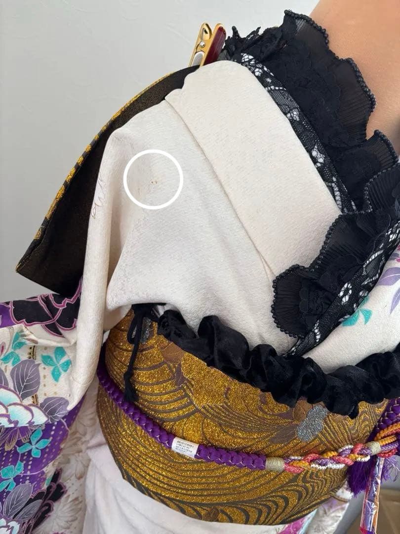 振袖正絹振袖フルセット　新品ボリューム有りのファー付き　牡丹薔薇　ラメ加工　黒白