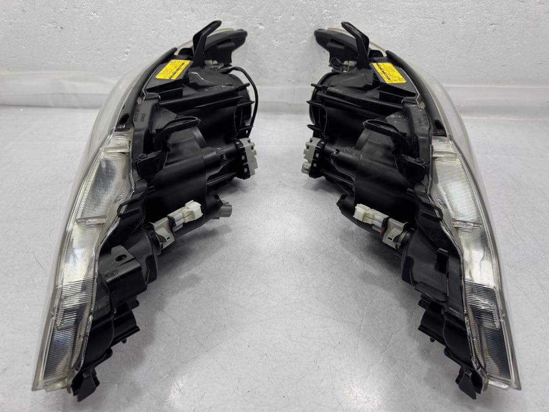 エスティマ　ACR50W　中期　ヘッドライト　左右　コイト　28-217 HID