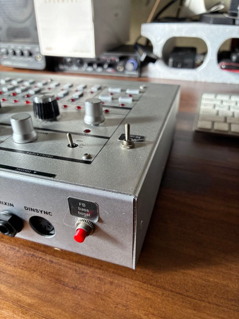 x0xb0x（TB303クローン）『gizm0x x0x-pro』