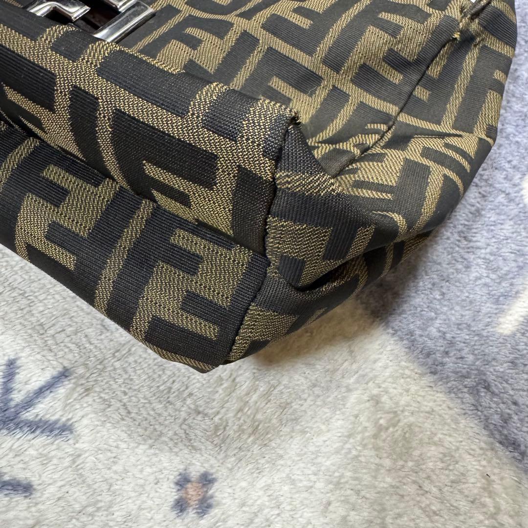 FENDI フェンディ　ショルダーバッグ　ズッカ　FF金具　バケット