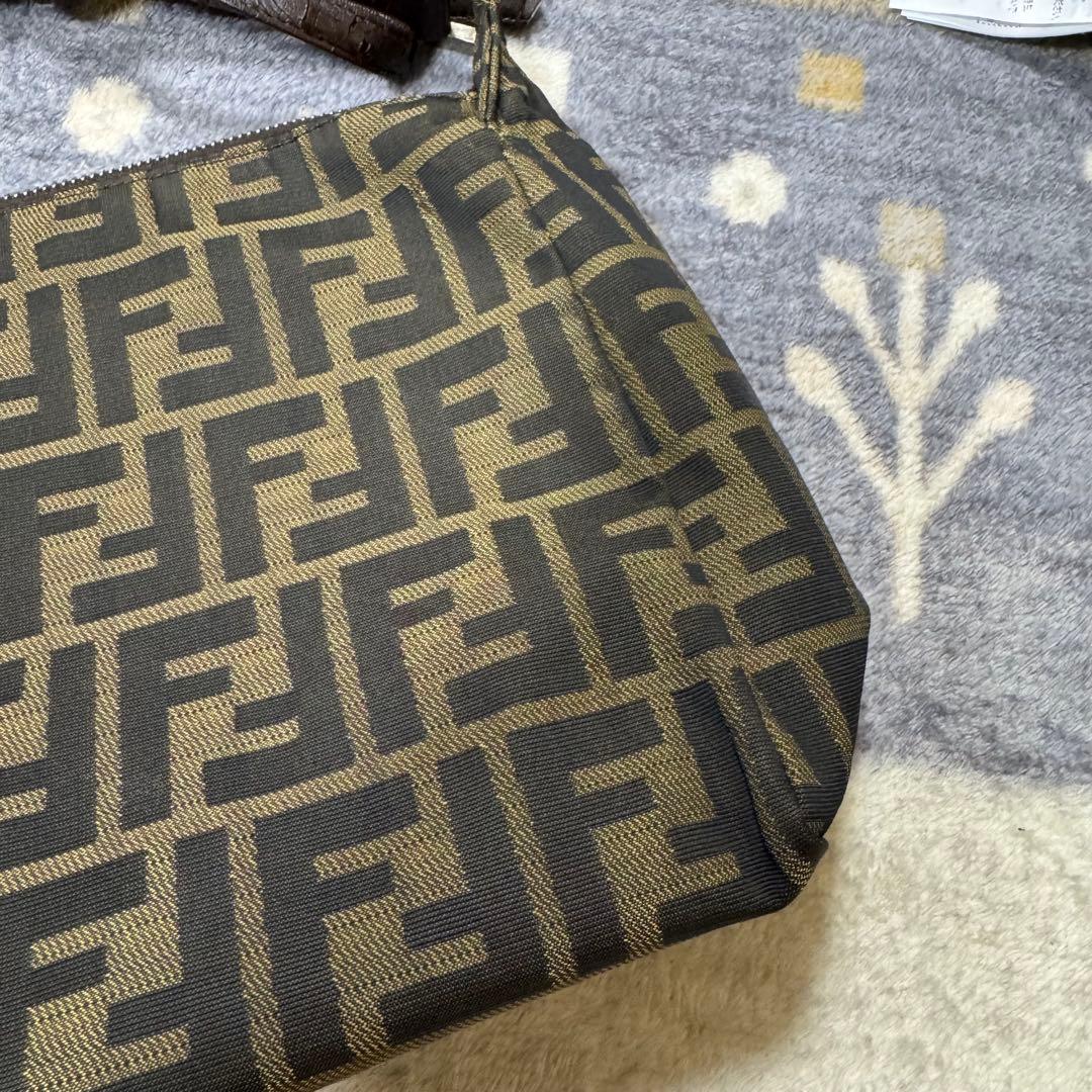 FENDI フェンディ　ショルダーバッグ　ズッカ　FF金具　バケット