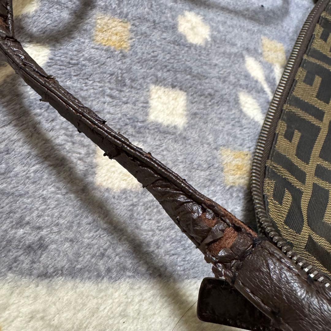 FENDI フェンディ　ショルダーバッグ　ズッカ　FF金具　バケット