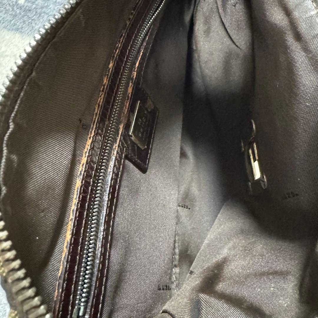 FENDI フェンディ　ショルダーバッグ　ズッカ　FF金具　バケット