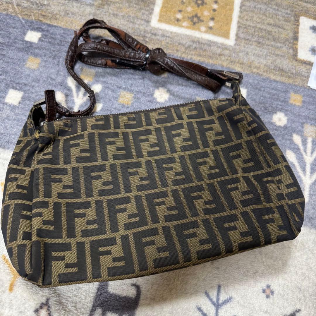 FENDI フェンディ　ショルダーバッグ　ズッカ　FF金具　バケット