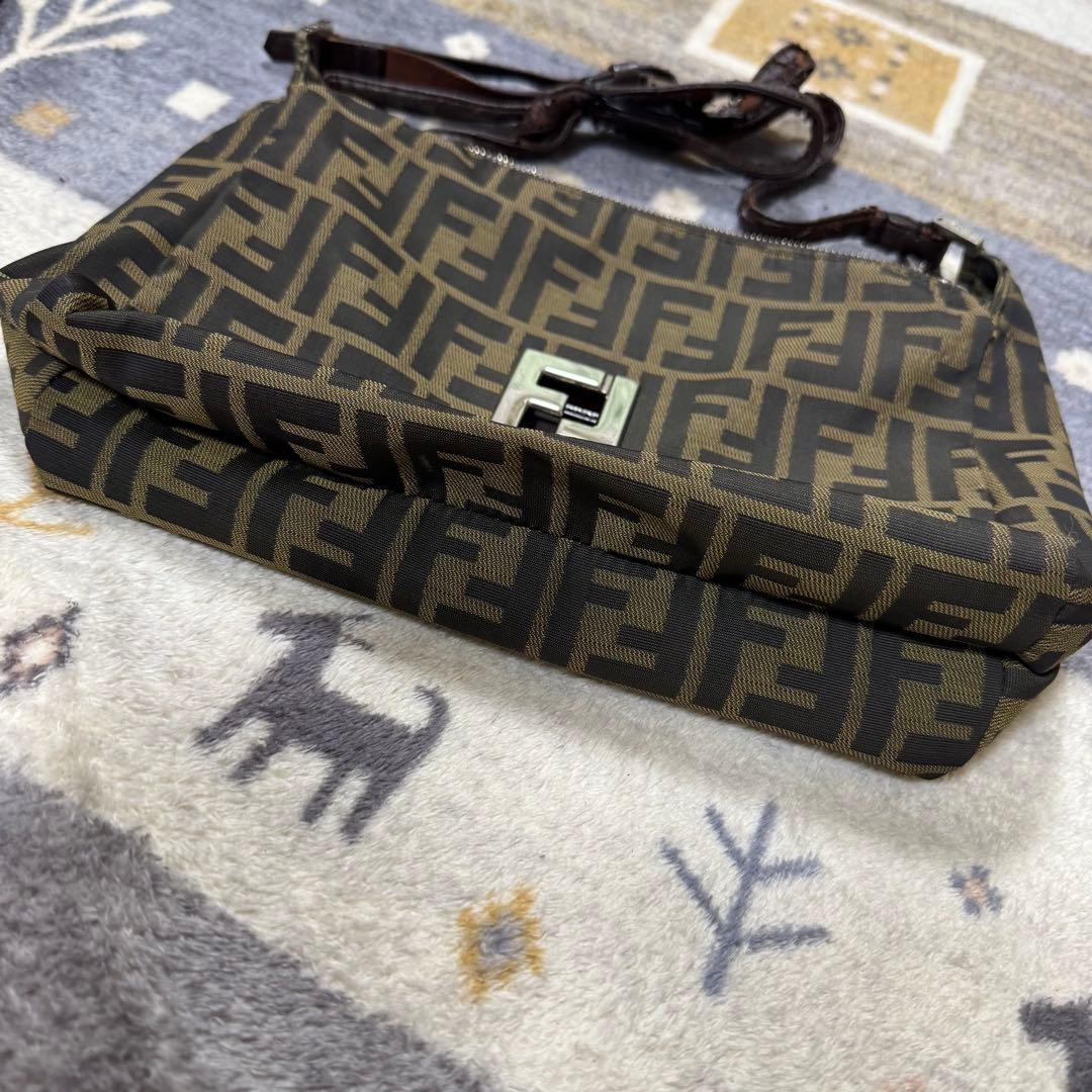FENDI フェンディ　ショルダーバッグ　ズッカ　FF金具　バケット