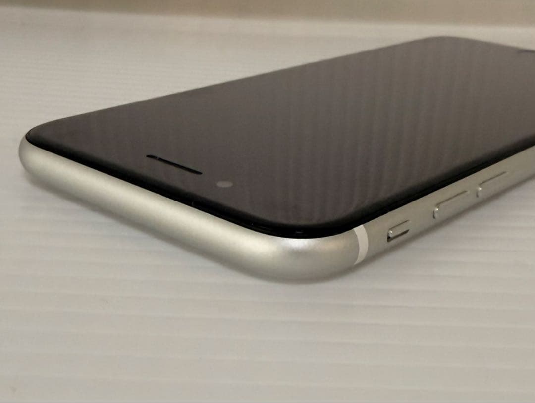 iPhone SE2 ホワイト64GB SIMフリー 美品