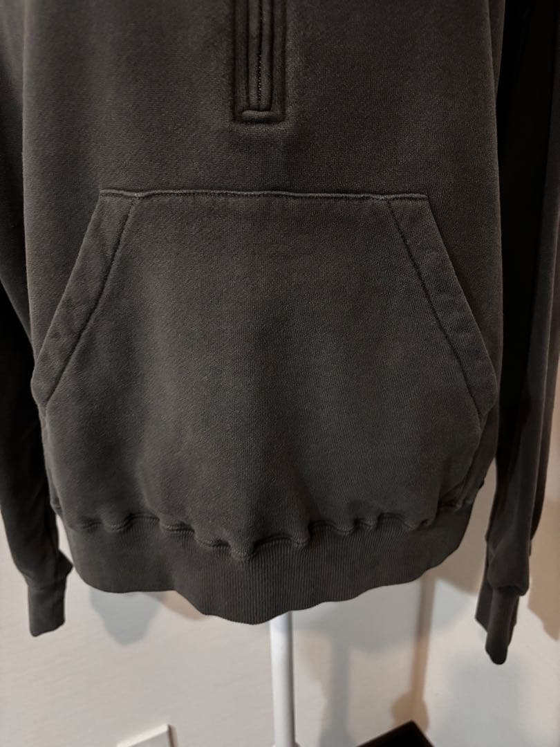 新品未使用☆SOLAMONETのピグメントスウェットハーフジッププルオーバー