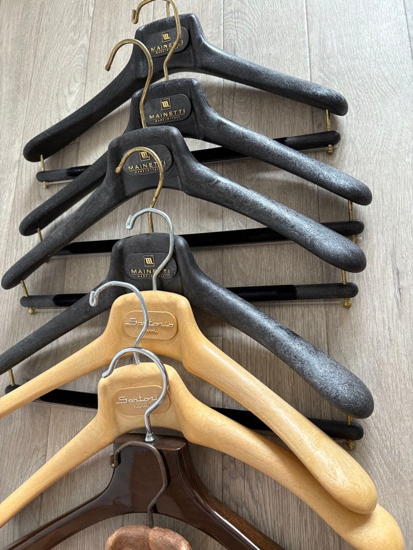 チ*ン様 MAINETTI 木製ハンガー 4本セット ブラック 40 おまけ4本