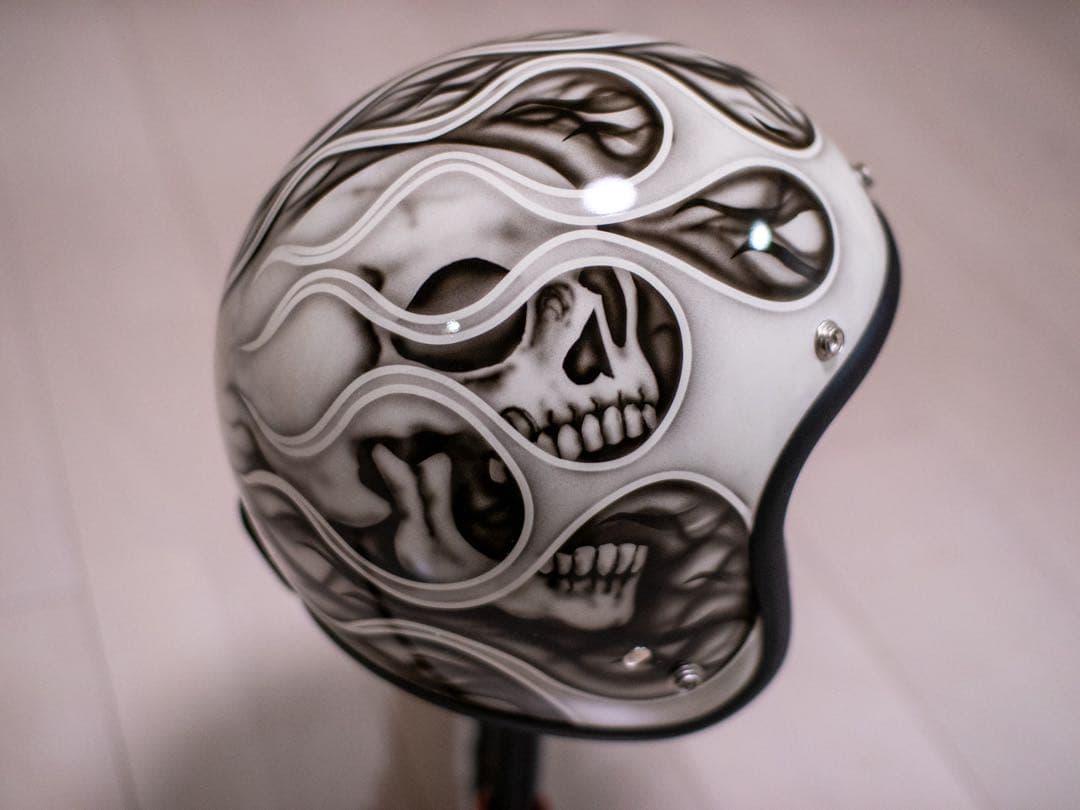 新品未使用　スモール　ジェット　ヘルメット 白ブラックフレアドクロ