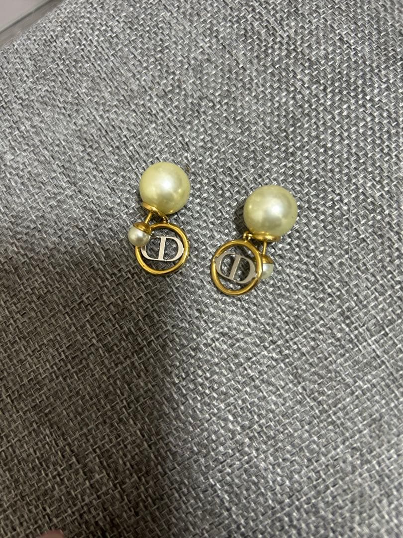 Dior パール　ピアス