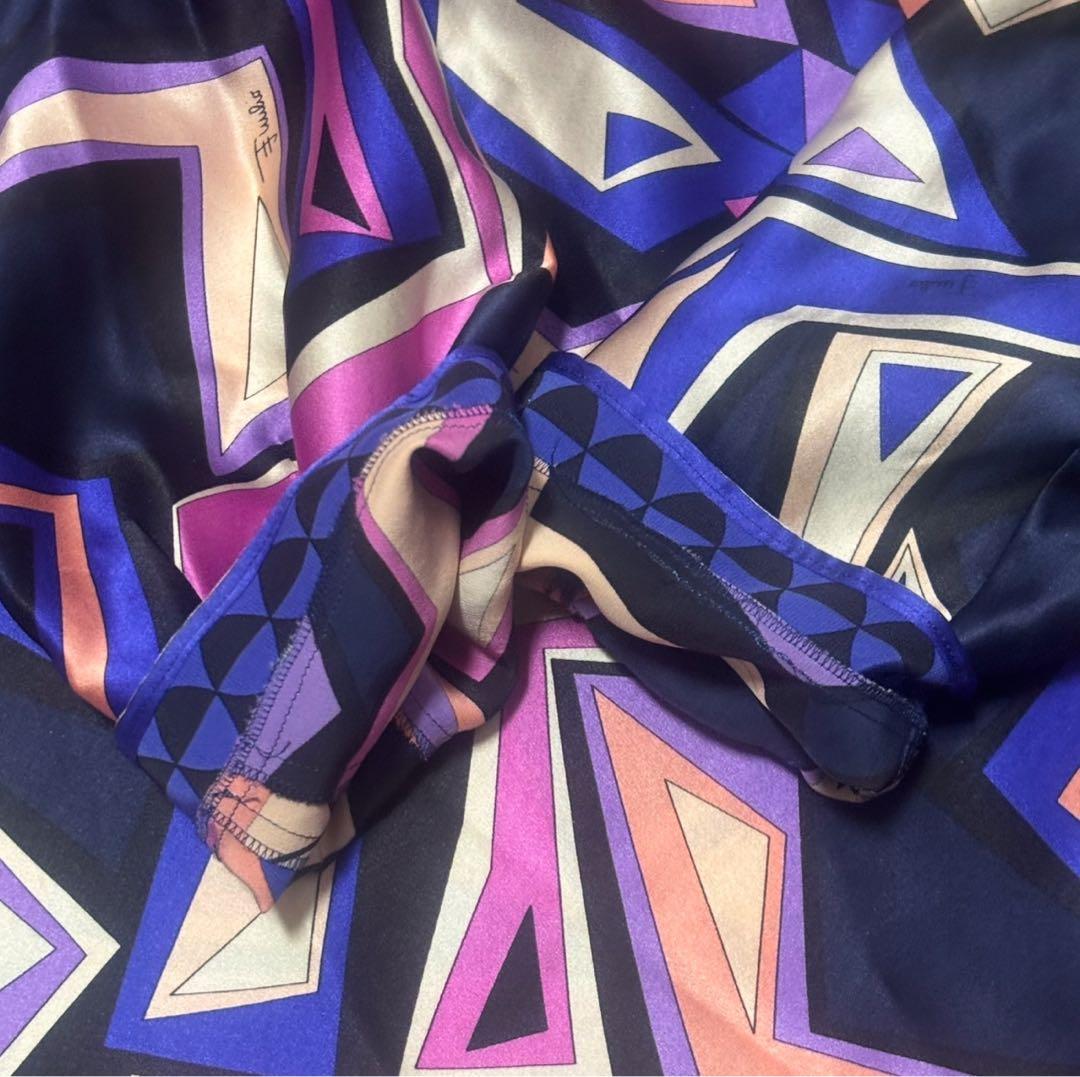 【美品】 エミリオプッチ シルク100% トップスS-M 幾何学柄 リボン