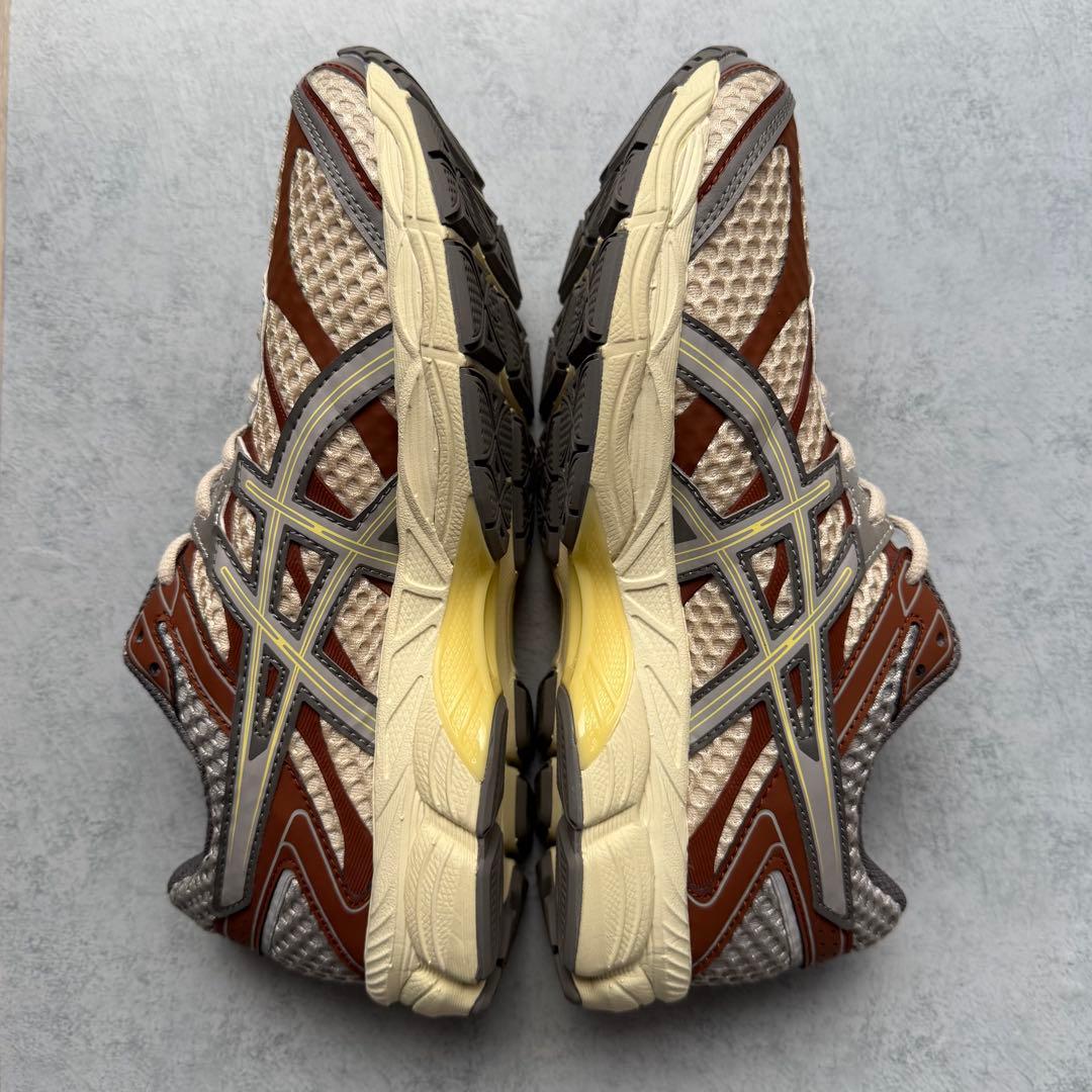 アシックス エミ 別注 GEL-CUMULUS 16