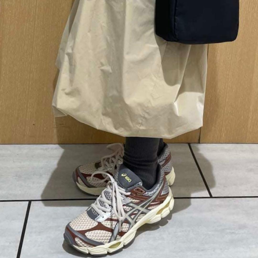 アシックス エミ 別注 GEL-CUMULUS 16