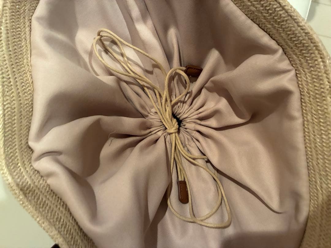 her lip to ♡ Palma Tote Bag