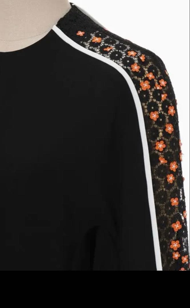 マメ　Osmanthus Motif Embroidery Dress