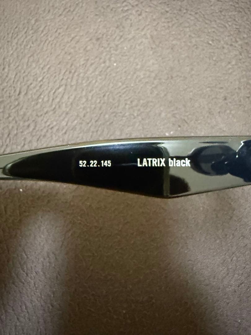 【BLUE ELEPHANT】LATRIX black