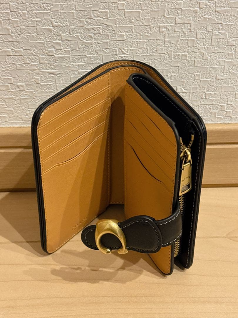 【大人気商品】COACH コーチ タビーミディアムウォレット　黒色