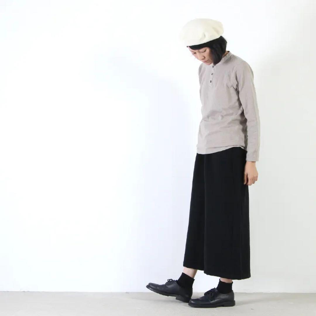 Vlasblomme（ヴラスブラム）ウールリネンペンギンルーズパンツ。