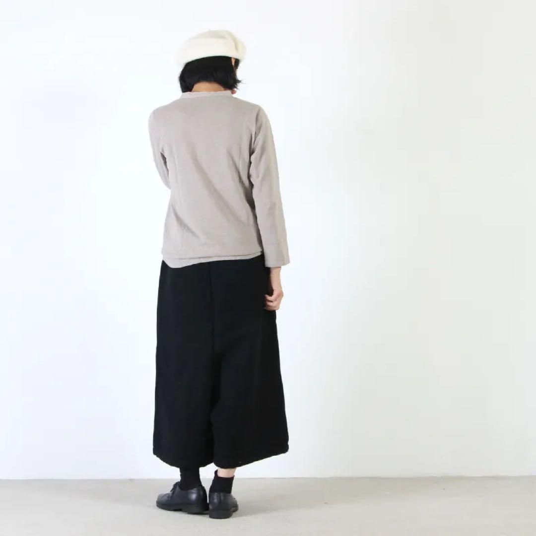 Vlasblomme（ヴラスブラム）ウールリネンペンギンルーズパンツ。