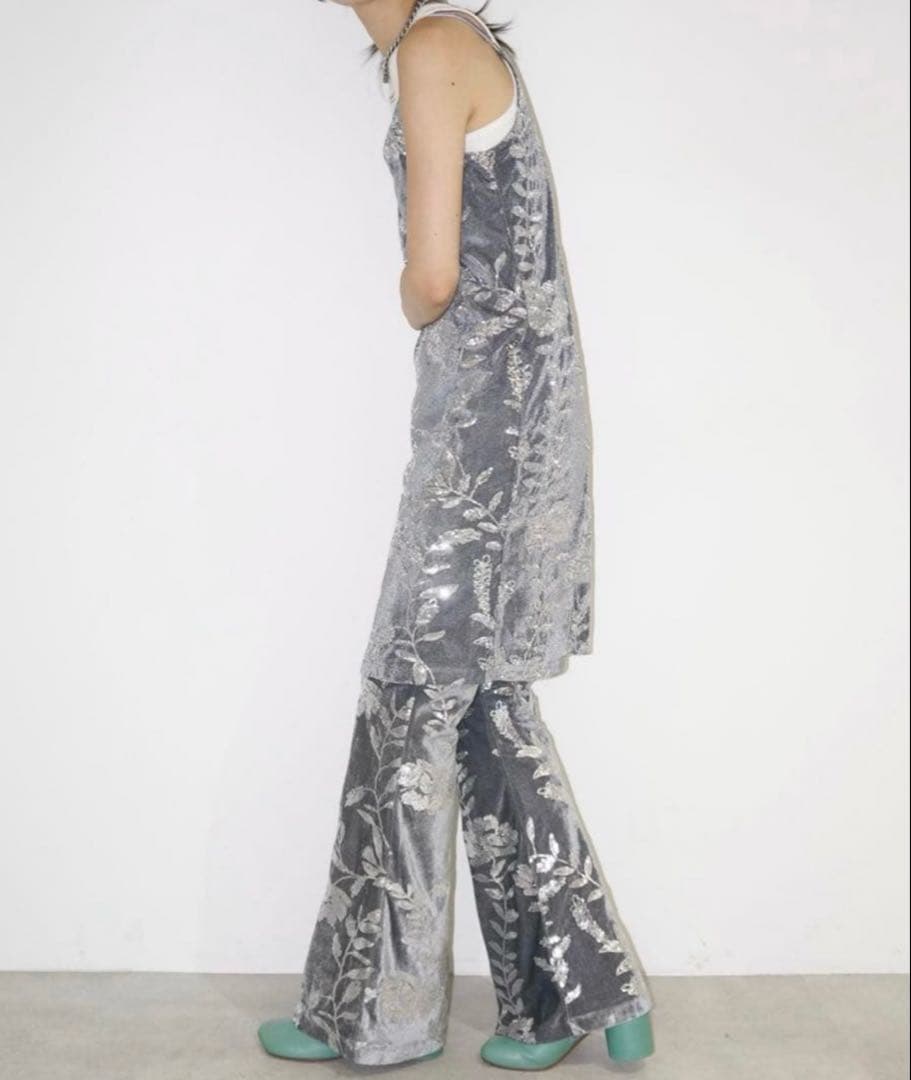 musubore スパンコールパンツ＆スパンコールキャミ セットアップ