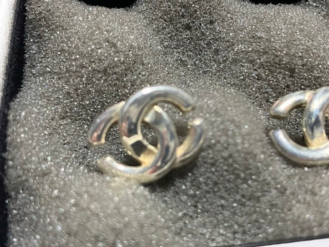 【CHANEL】　シルバーピアス
