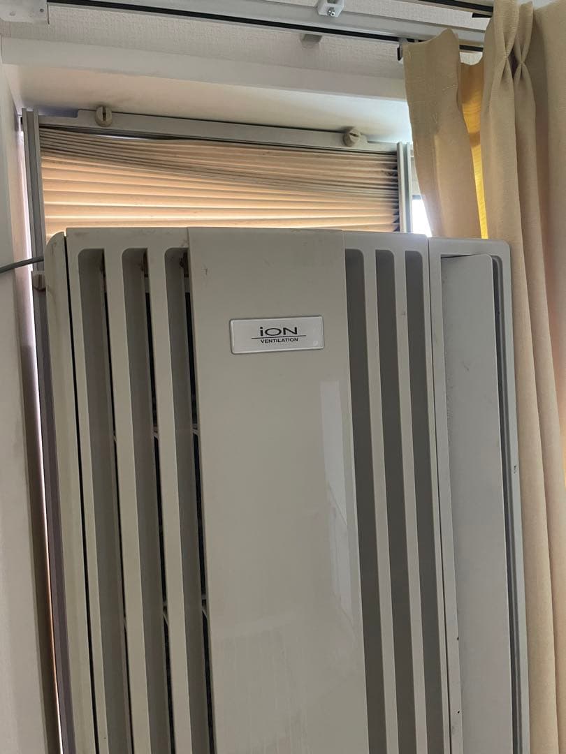 2012年製 CORONA(コロナ)窓用エアコンCW-A1610 窓枠付き