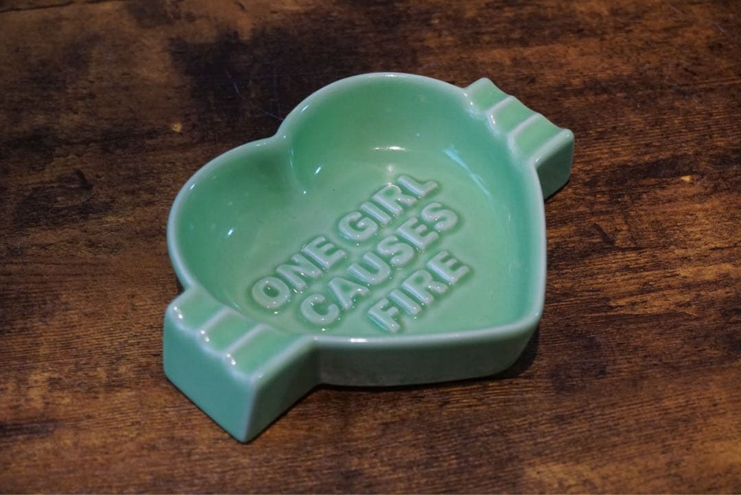 タトゥースタジオヤマダ　マルヒロ　tatoostudioyamada 灰皿