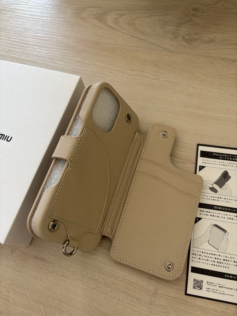新品未使用　DEMIU iPhoneケース iPhone16 スマホケース