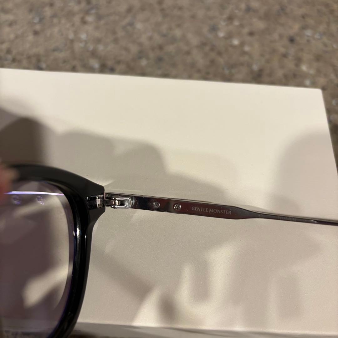 ジェントルモンスター　GENTLE MONSTER ロブ　ROB 志尊淳着用