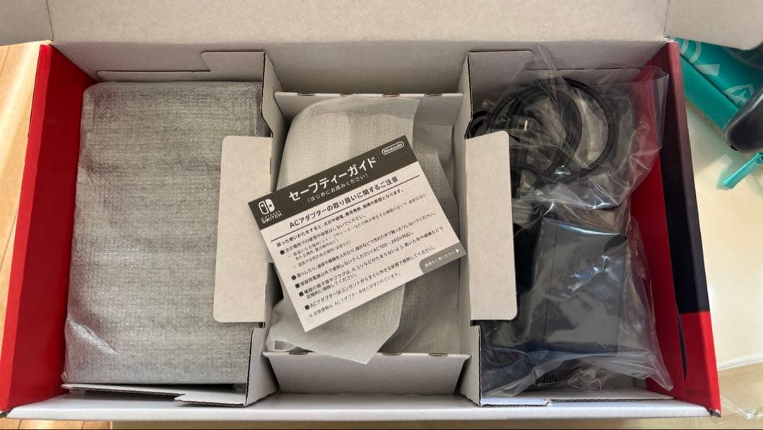 美品　NintendoSwitch 本体+付属品＋SDカード+ケース