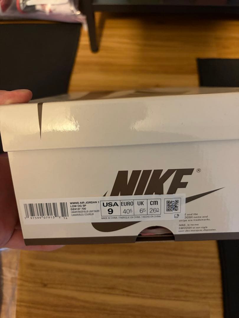 靴 Travis Scott Nike Air Jordan 1 Canary