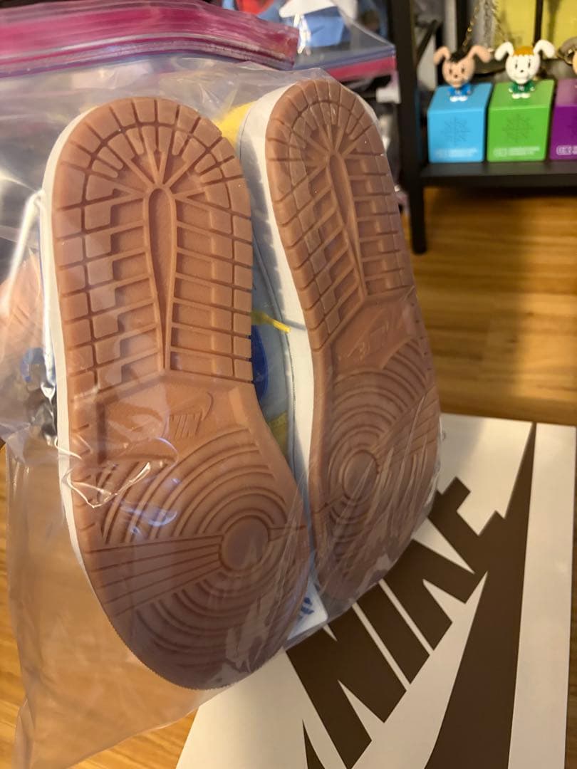 靴 Travis Scott Nike Air Jordan 1 Canary