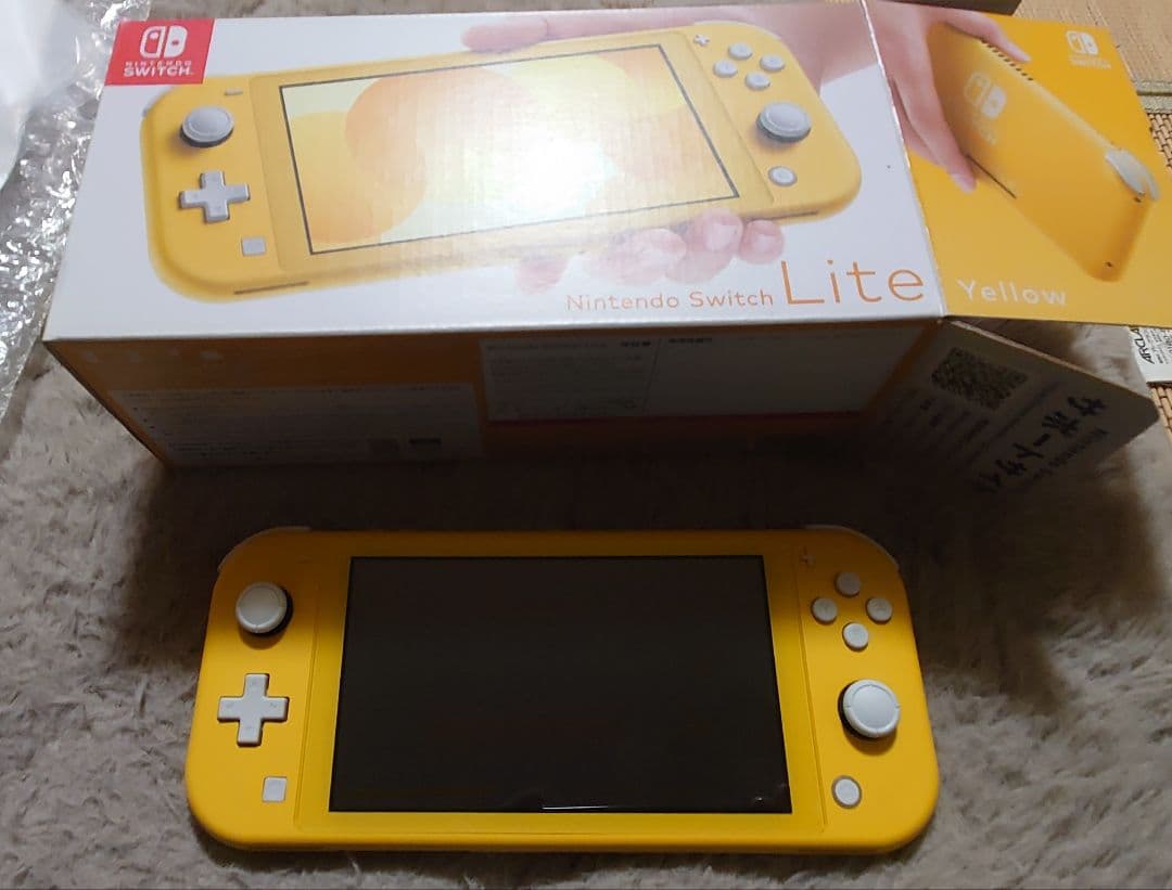 Nintendo Switch Lite　ACアダプター有り　本体　ゲーム機
