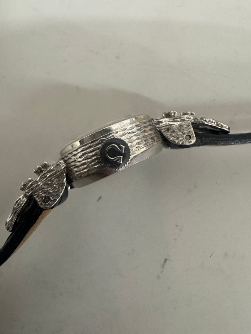 オメガ　腕時計　カットガラス　ダイヤ6p プラチナ　レディース手巻き