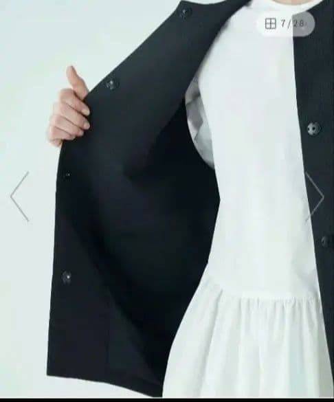 新品タグ付き)TOMORROWLANDベスト　ジレ