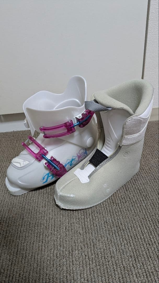 子供用スキー板110cm、ビンディング、ブーツ20cm ストック セット