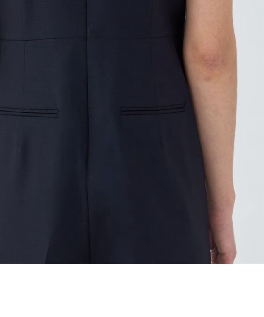 新品未使用_シャイニーシャーク タックオールインワン 36(ウール＆シルク)